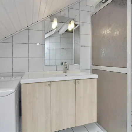 Leilighet Helene - 2-3km From The Sea By Interhome